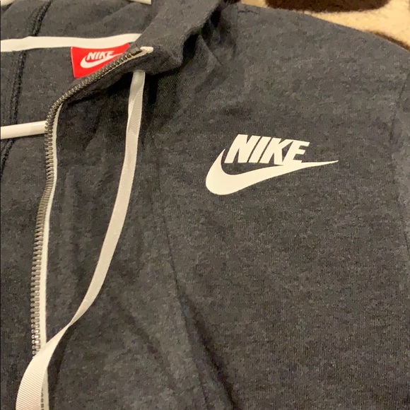Nike Jacket - Picture 2 of 4